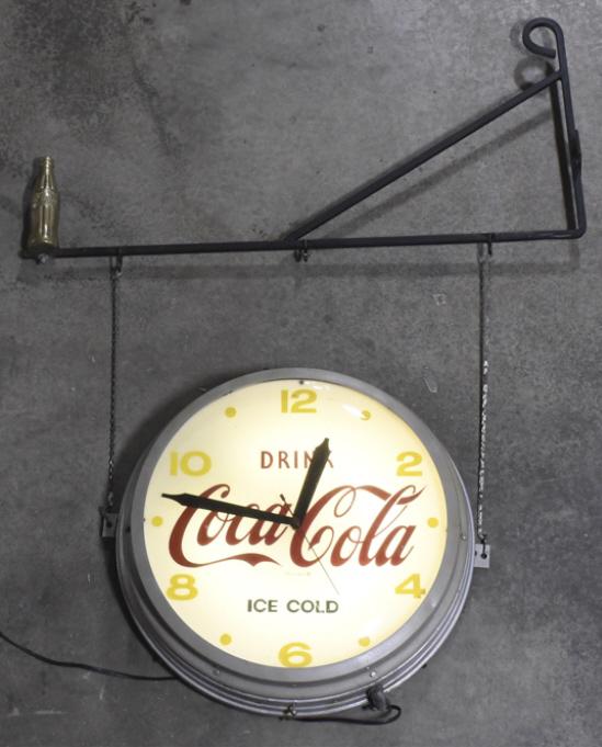 Vintage 22" Coca-Cola Lighted Adv Clock w/ Bracket (1 of 13)