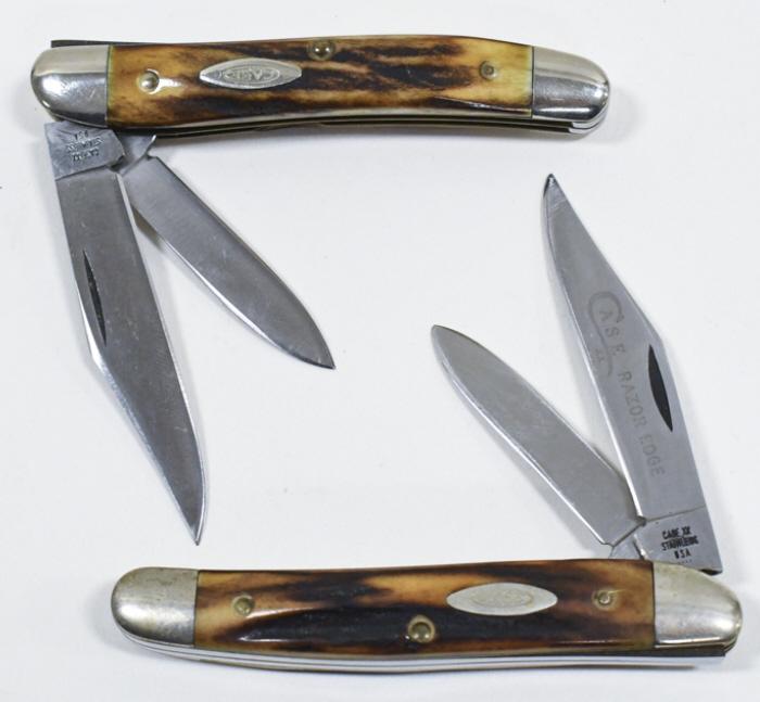 (2) 1976 Case XX Jack Knife #52087 Folding Knife: Lot of two 1976 Case XX Jack Knife style No. 52087 two blade folding knives. Both appear to be in good condition with wear from use and age. When closed they measure approximately 3-3/8" across.