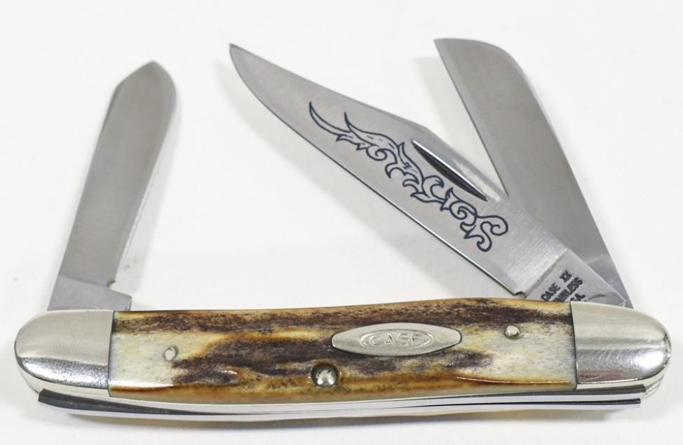 1977 Case XX Blue Scroll #5347 Fat Stag Knife: 1977 Case XX Blue Scroll Fat Stag style folding knife model no.5347 SSP. Appears to be in nice condition with some wear from use and display. Measures approximately 4" across when closed.