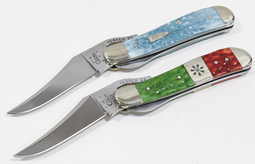 (2) Case XX 61953 Russlock Folding Knives: Lot of two Case XX Russlock style folding knives model 61953. Both knives appear to be in nice condition with light wear from use and storage. When closed it measures approximately 3-1/2" across.