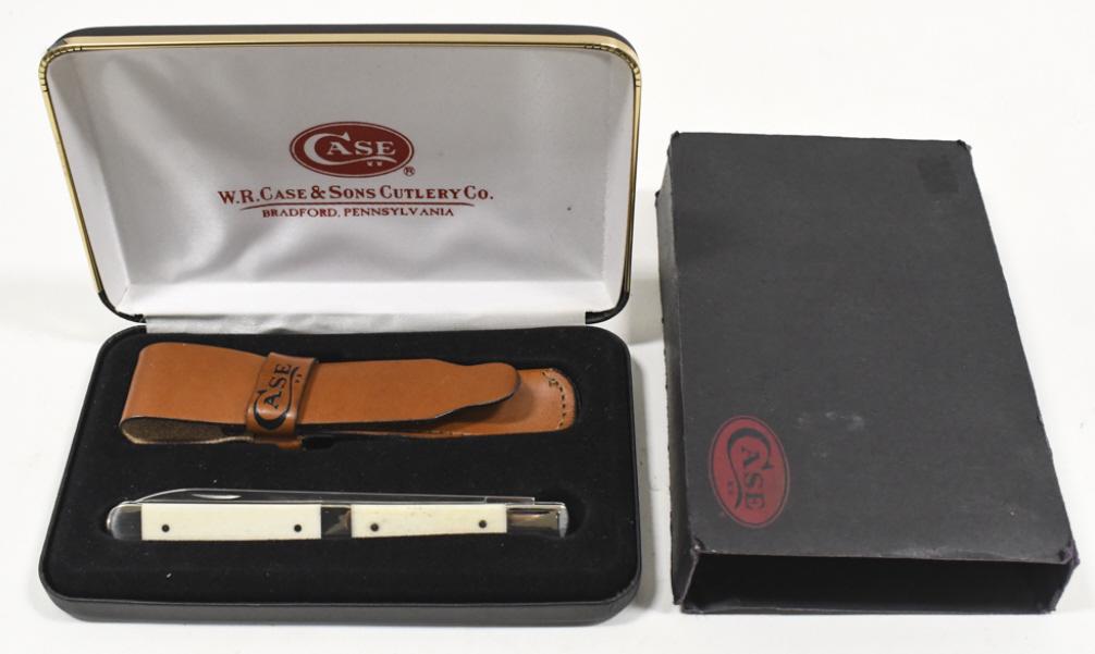 Case XX 6100 Melon Tester Folding Knife w Box: Case XX model no.6100 Melon Tester folding knife in original dispolay case with leather sheath and outer cardstock sleeve. Knife appears to be in very nice condition with light wear from storage and d