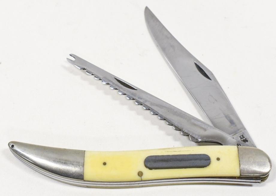 1976 Case XX 32095 Derlin Fishermans Folding Knife: 1976 Case XX Derlin model no. 32095 fisherman's folding knife. Knife appears to be in overall good condition with some surface rust and wear from use and age. When closed it measures approximately 5"