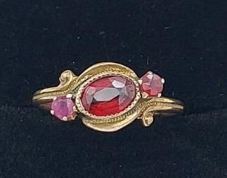 Ladies 10K Rose Gold Ruby Ring: 10K rose gold ruby ring. Size 7, total weight 1.8 grams