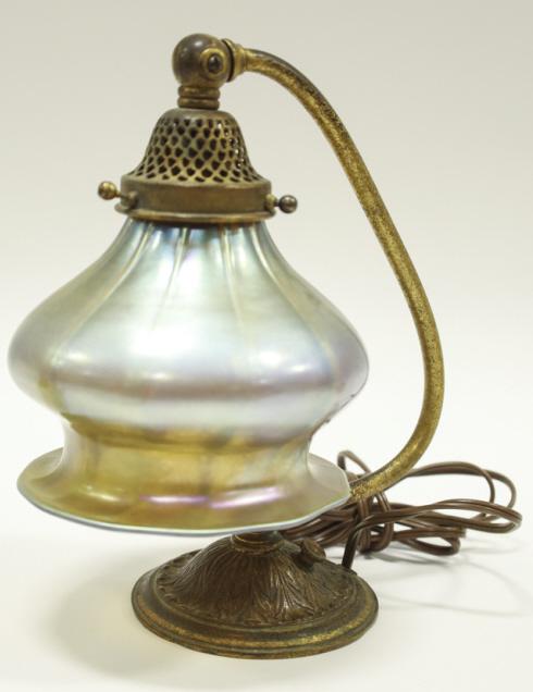Tiffany Studios Bronze Desk Lamp With Shade: Tiffany Studios bronze desk lamp with Glass Shade Signed, Favrile. Lamp marked on base Tiffany Studios New York 623. Nice condition with some wear from use and age.