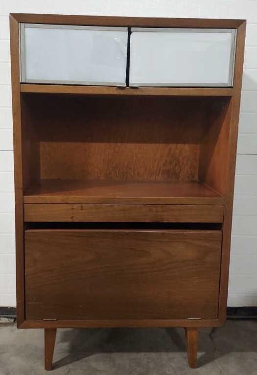 Herman Miller George Nelson Lighted Side Table: Vintage Herman Miller George Nelson lighted side table. Lighted cabinets need wiring work. Has some wear from age and use. Measures table 24" across, 40" tall,12" deep. *This Lot Matches Lot 743C