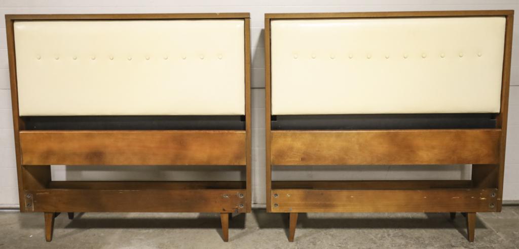 Herman Miller George Nelson MCM Bed Headboard: Herman Miller George Nelson Mid Century Modern lighted storage headboard set. This set is sized for two twin beds, set can also be used together for one king side bed. Each Measures Approx
