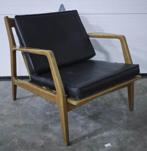 MCM Maple Lounge Chair: Mid Century Modern Maple wood lounge chair with faux leather seat cushions. Nice condition, seat has wear from age. Measures 30.5" across, 28" deep, 27" tall