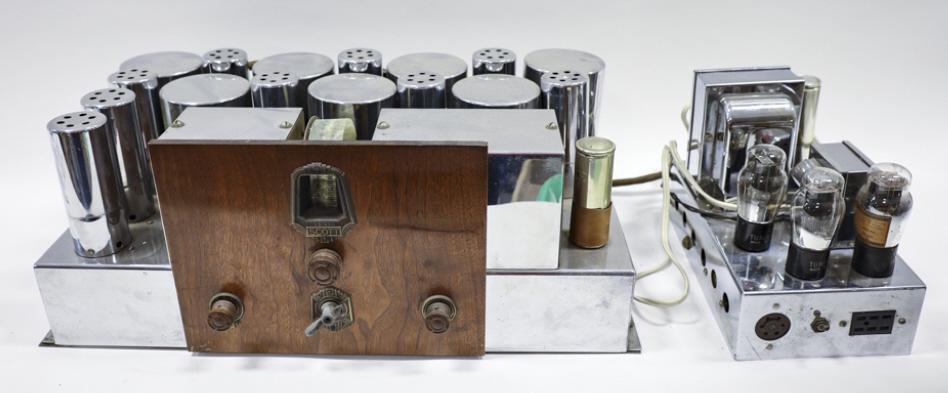 Scott Radio Laboratories Inc Multi Tube Radio& Amp: Scott Radio Laboratories Inc Multi Tube Radio Model 119 and amplifier. Radio Measures 21" across, 12" deep, 9" tall. Tube Amplifier. Measures 11" across, 6.5" deep, 8" tall.