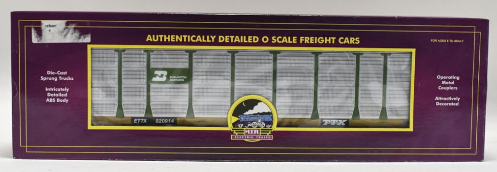 MTH Burlington Northern Corrugated Auto Carrier: MTH Electric Trains Burlington Northern (#820914) corrugated auto carrier. Item no. 20-98404. Good condition in the box.