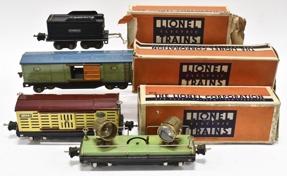 Lionel Cattle Car Boxcar Tender & Searchlight Car (1 of 6)