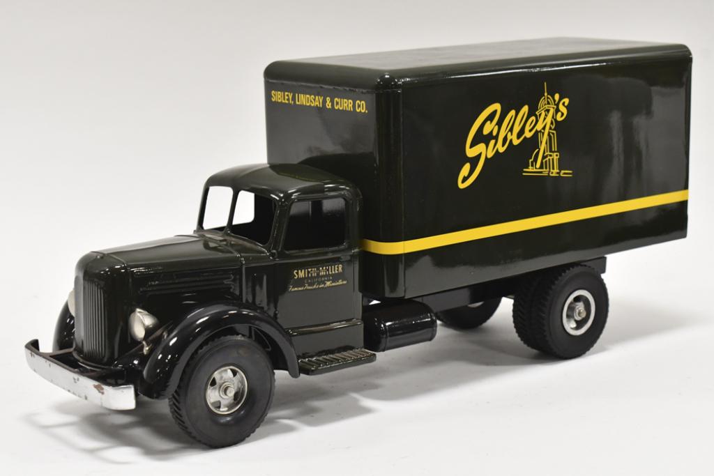 Restored Smith Miller L Mack Sibley's Box Truck (1 of 8)