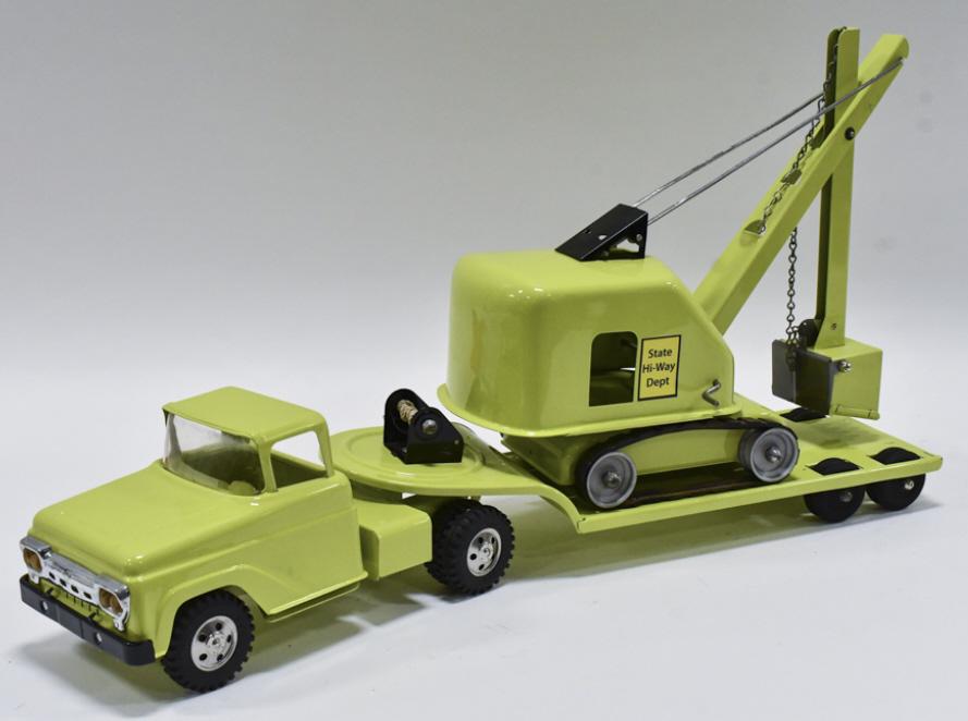 Restored Tonka Lime Green Semi w Lowboy & Crane (1 of 7)
