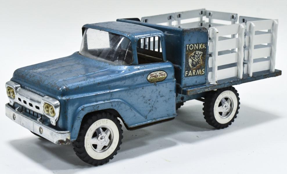 Tonka Farms Stake Bed Truck (1 of 7)
