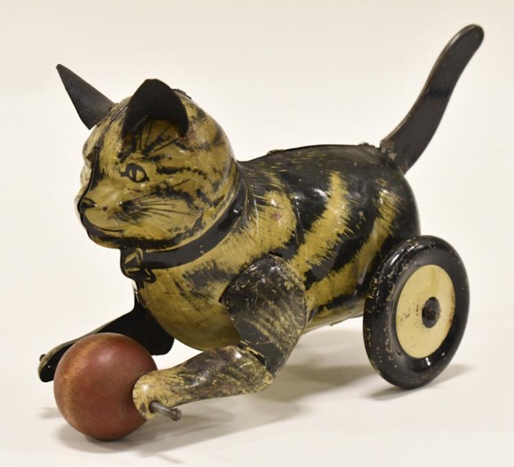 Marx Mechanical Tin Litho Cat Chasing Ball (1 of 6)