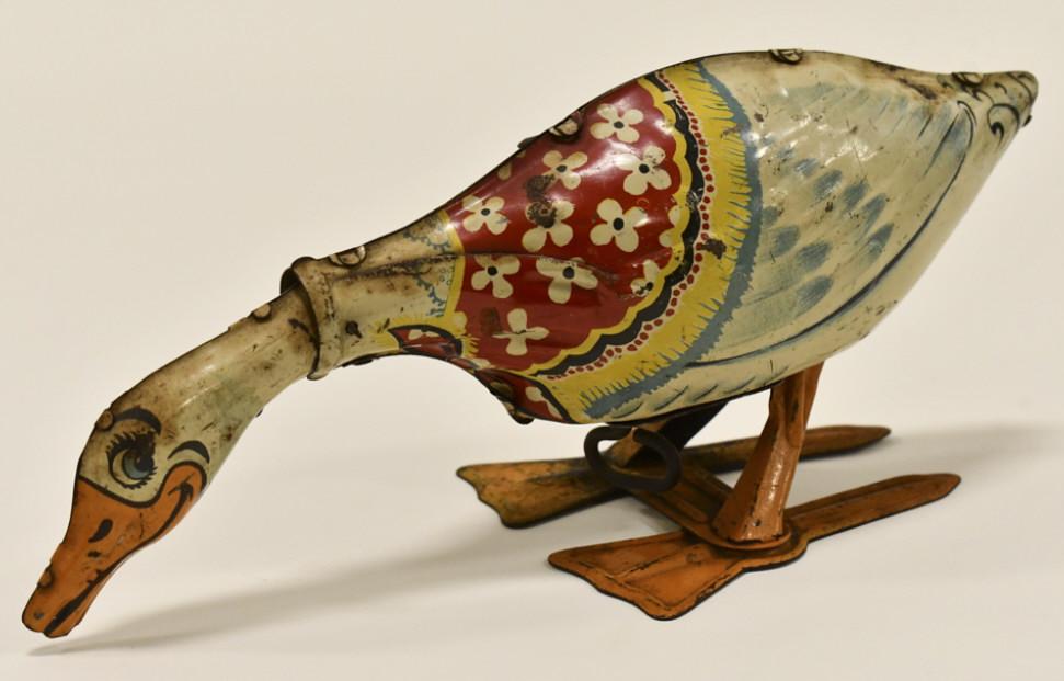 Unique Art Tin Windup Gertie the Galloping Goose (1 of 8)