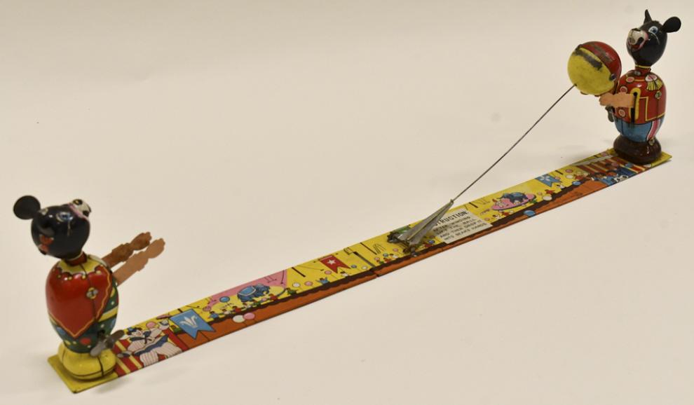 TPS Japan Tin Litho Windup Bears Playing Ball (1 of 7)