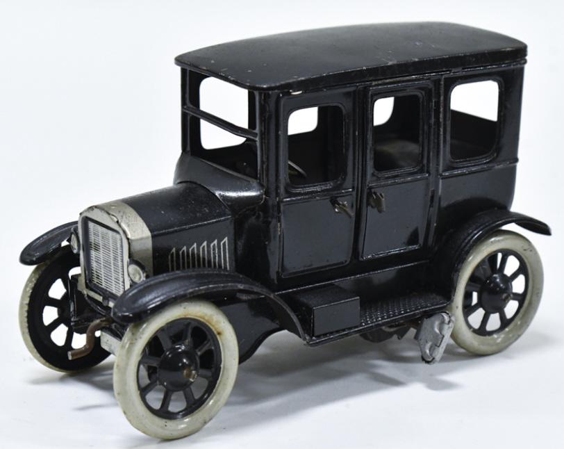 German Tin Windup Ford Model T Sedan (1 of 6)