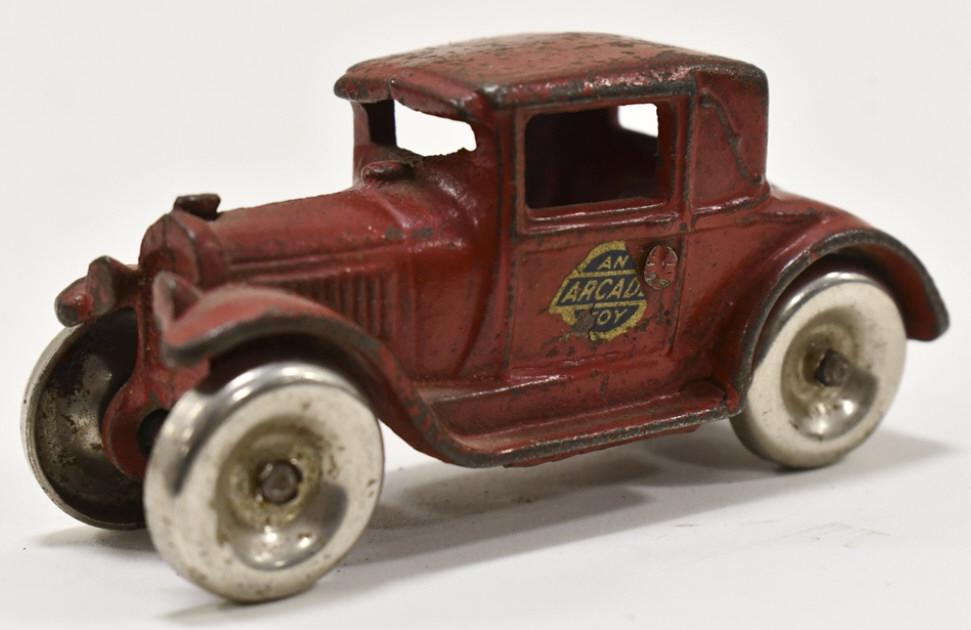 Arcade Cast Iron Coupe Car No. 113 (1 of 6)