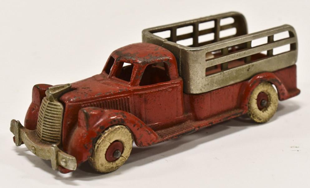 Hubley No. 2238 Cast Iron Stake Truck (1 of 6)
