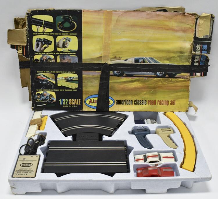1/32 Aurora American Classic Road Racing Set (1 of 7)