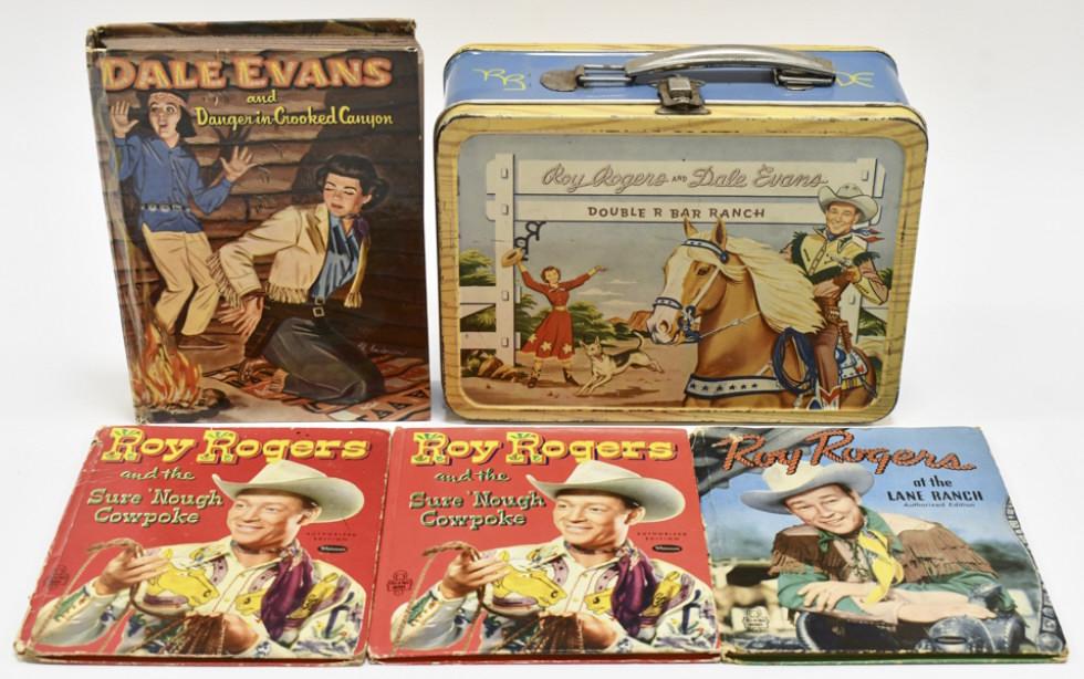 Thermos Co Roy Rogers & Dale Evans Metal Lunch Box: Thermos Co. Roy Rogers & Dale Evans Double R Bar Ranch metal lunch box. Lunch box has paint loss and wear from use and age. Displays nicely. Also comes with some Roy Rogers books. Measures approximate