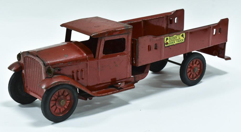 Original Buddy L Ladder Fire Truck w/ Headlights (1 of 7)