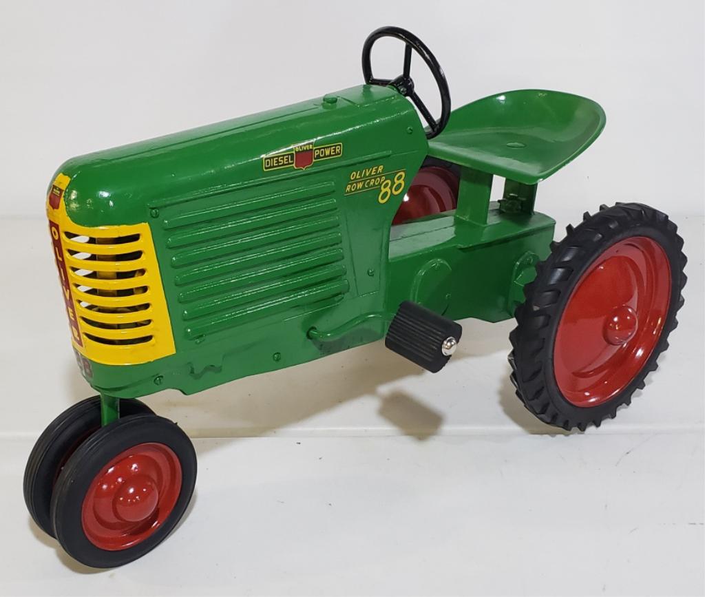Restored Eska Oliver Row Crop 88 Pedal Tractor Oct 23, 2022 Kraft Auction Service in IN