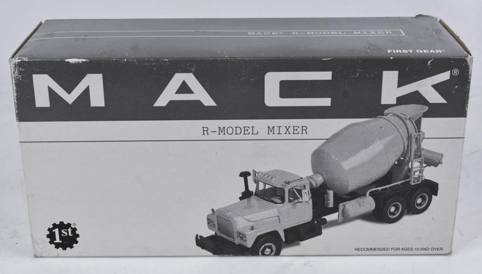 1/34 First Gear R-Model Mack Cement Mixer Truck (1 of 4)