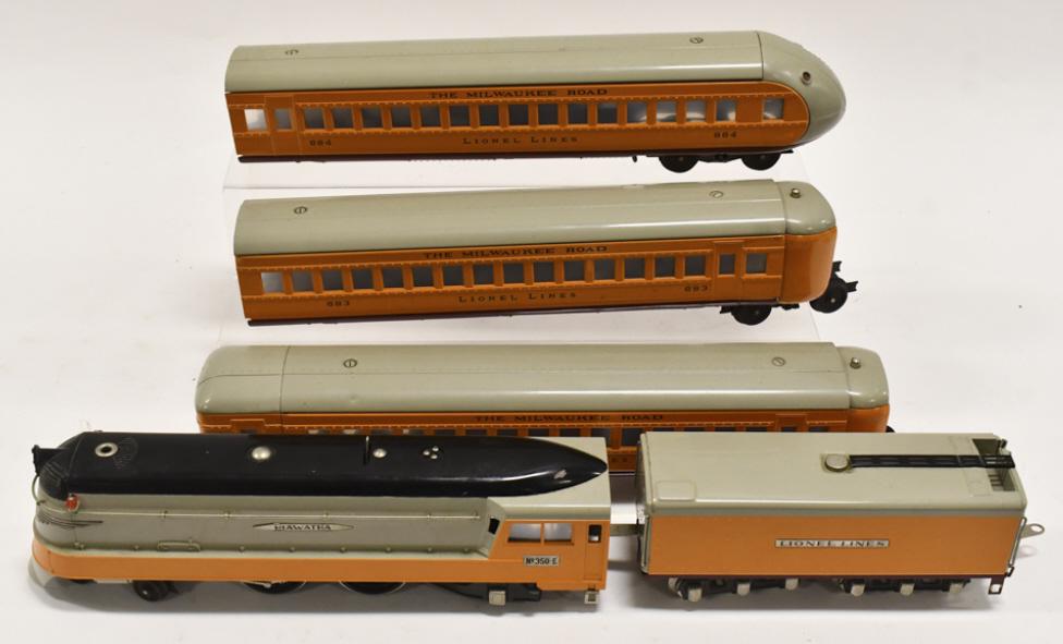 Lionel Hiawatha 350-E Locomotive Passenger Car Set (1 of 12)