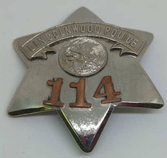 Obsolete Lincolnwood Police Pie Plate Badge 114