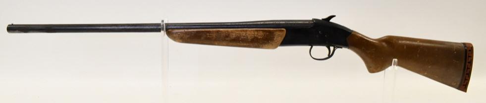 Savage Springfield 940E 20 Ga. Single Shot Shotgun: Savage Springfield Model 940E 20 Gauge single shot shotgun. Overall good condition with 26" barrel. SN: P308746. FFL is required for transfer. (717-4)