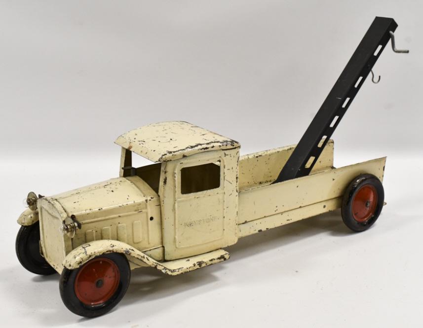 Keystone Wrecker Tow Truck w/ Headlights (1 of 7)