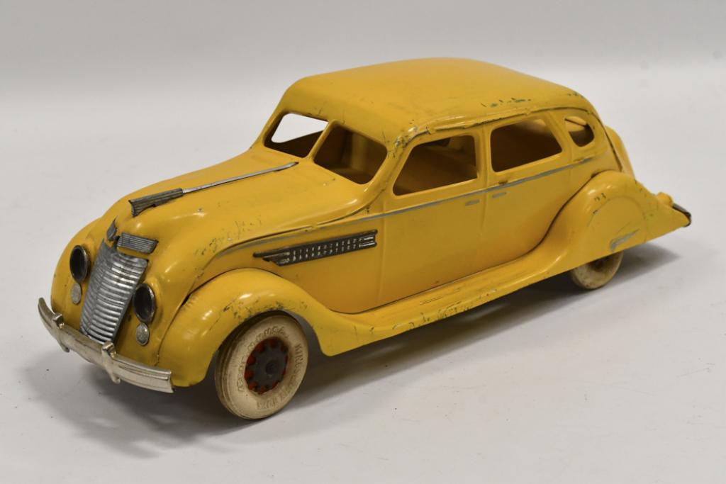Yellow Kingsbury Chrysler Airflow Windup Car (1 of 9)