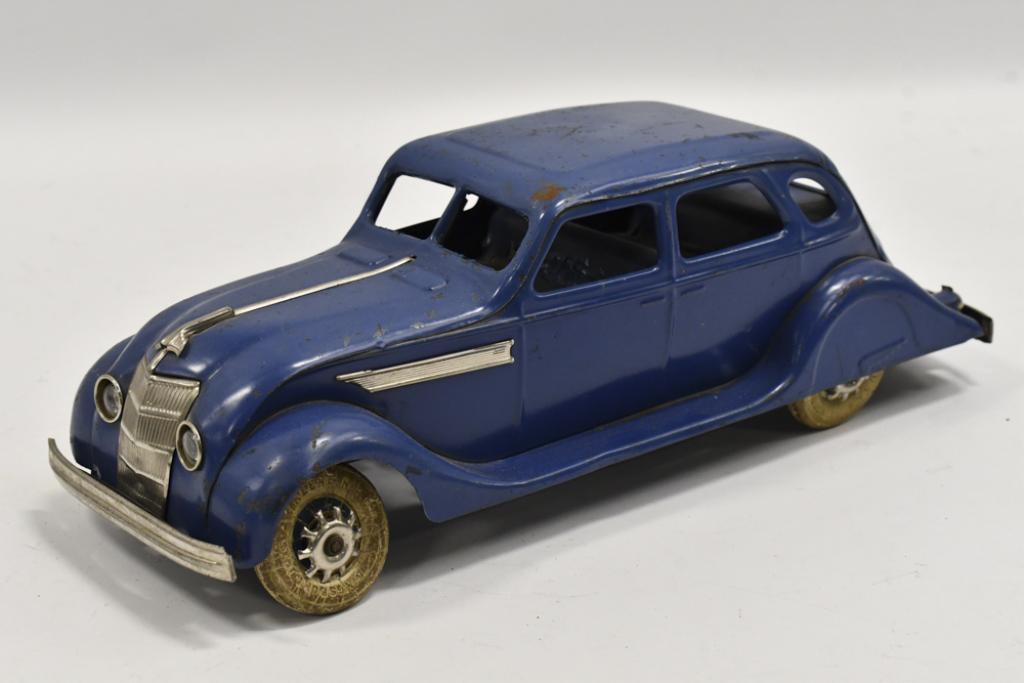 Blue Kingsbury Chrysler Airflow Windup Car (1 of 8)