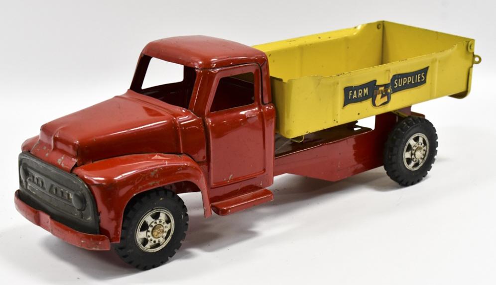 Original Buddy L Farm Supplies Dump Truck (1 of 8)