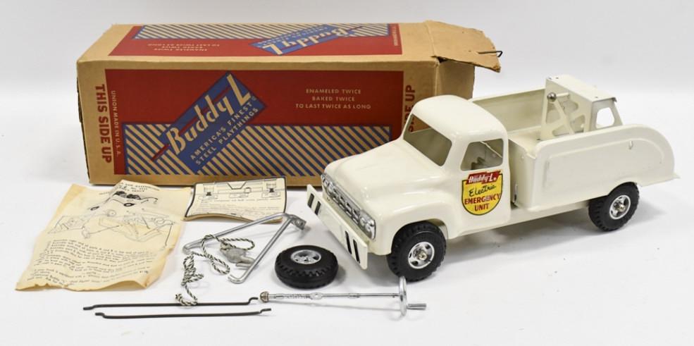 Buddy L No. 5537 Emergency Wrecker Truck w/ Box (1 of 16)