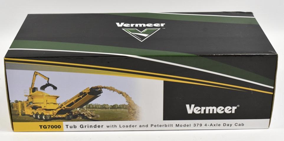 1/50 TWH Vermeer Tub Grinder w/ Loader & Peterbilt (1 of 5)
