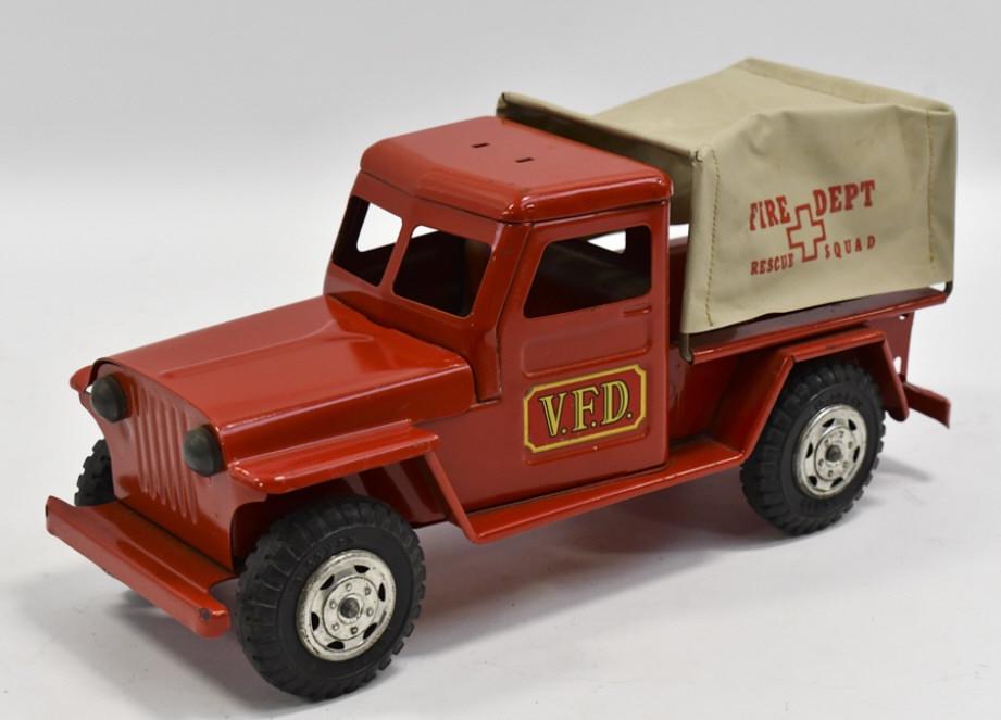 Marx Lumar Willy's Jeep Fire Dept Rescue Truck (1 of 6)