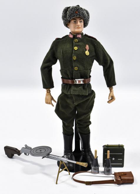 Vintage SOTW GI Joe Russian Infantry Soldier: Vitnage Hasbro GI Joe Soldiers Of The World Russian Infantry Soldier with accessories. The figure comes with fur hat, binoculars, machine gun with ammo drum and tri-pod, anti-tank grenades, ammunition
