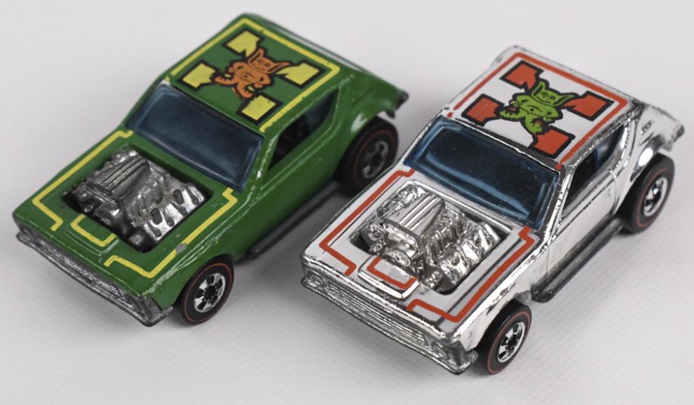 Two Hot Wheels Redline Gremlin Grinders (1 of 12)
