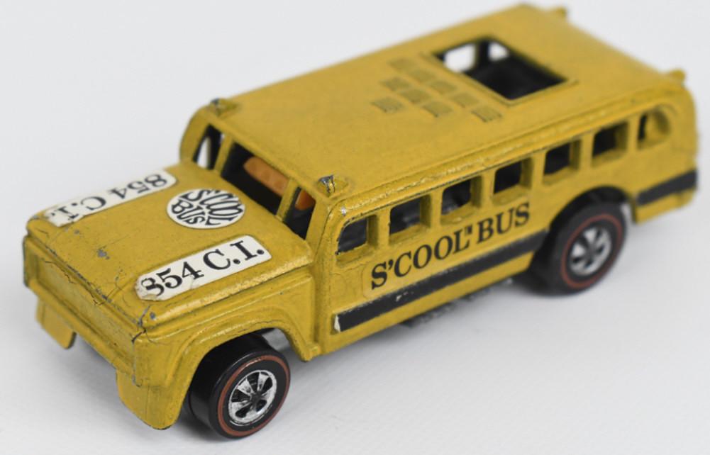 Hot Wheels Redline S'cool Bus (1 of 7)