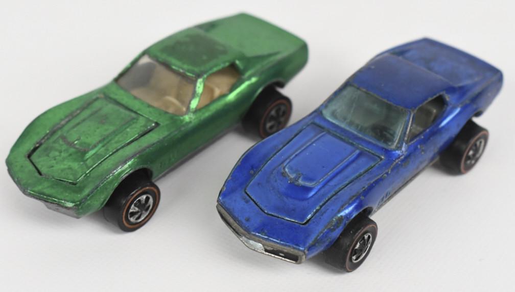 Two Hot Wheels Redline Custom Corvettes (1 of 15)