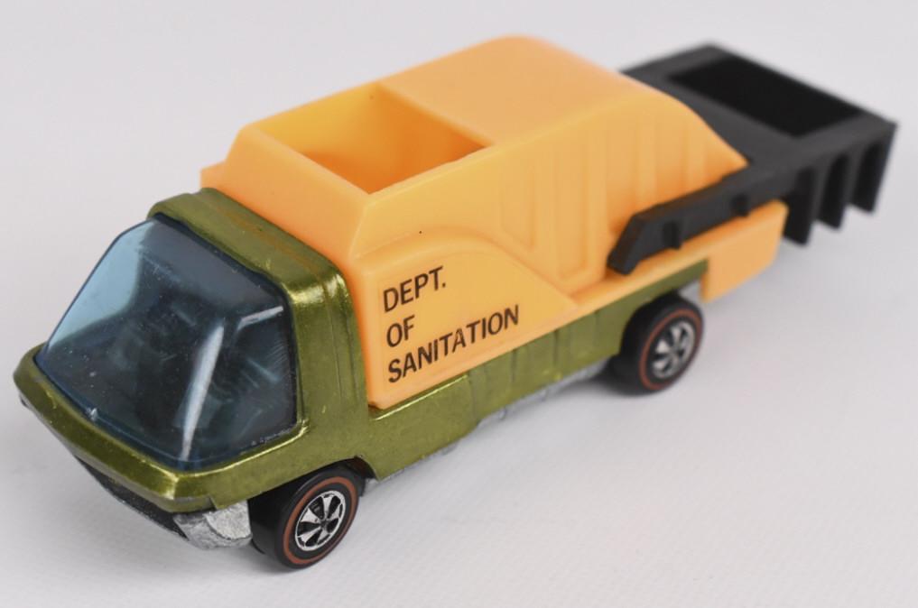 Hot Wheels Redline Heavyweights Sanitation truck (1 of 9)