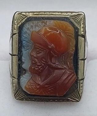 Mens 10K Yellow Gold Hardstone Cameo Ring: Mens 10K Yellow Gold Hardstone Cameo Ring. Ring is in nice condition for age. Ring Size 8.5. Total weight 11.6 grams.