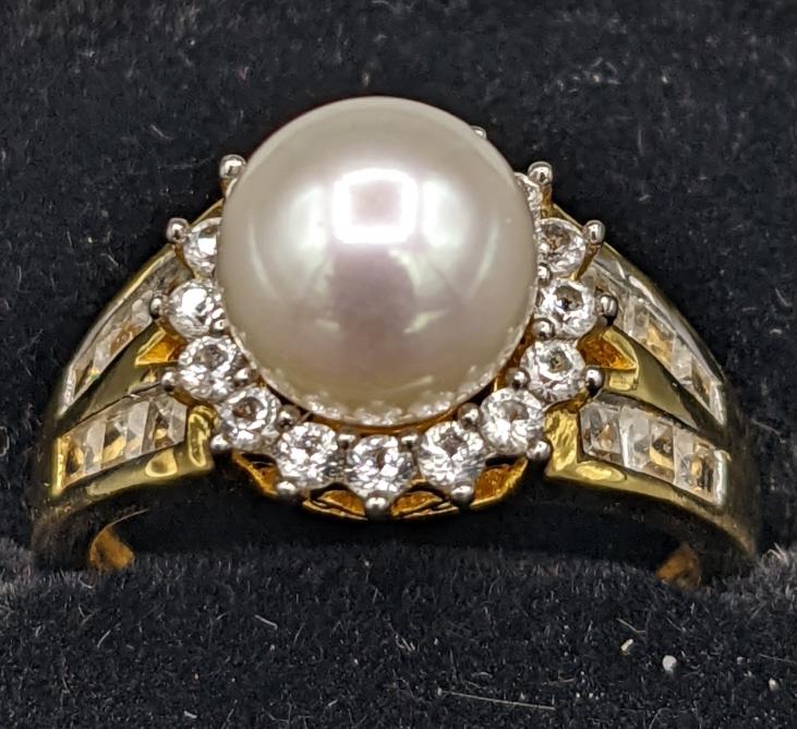 Gorgeous Pearl & White Sapphire Baguette SS Ring (1 of 8)