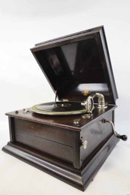 Columbia "Favorite" Grafonola Crank Phonograph (1 of 15)