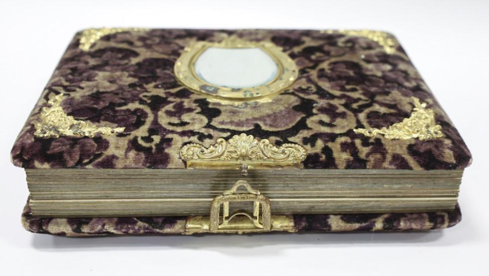 Antique Photo Album W 54 Cabinet Photos (1 of 17)