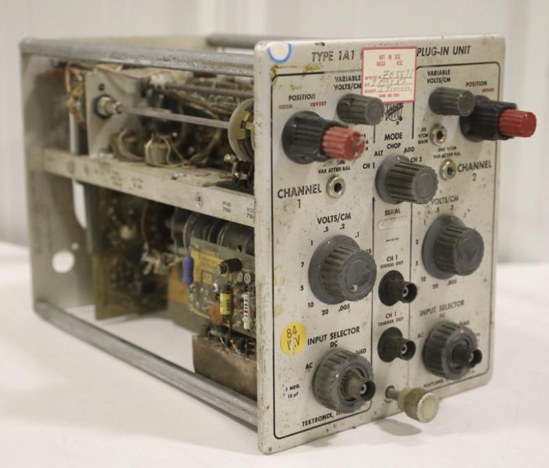 Apollo Tektronix Type 1A1 Dual Trace Plug-In Unit (1 of 17)