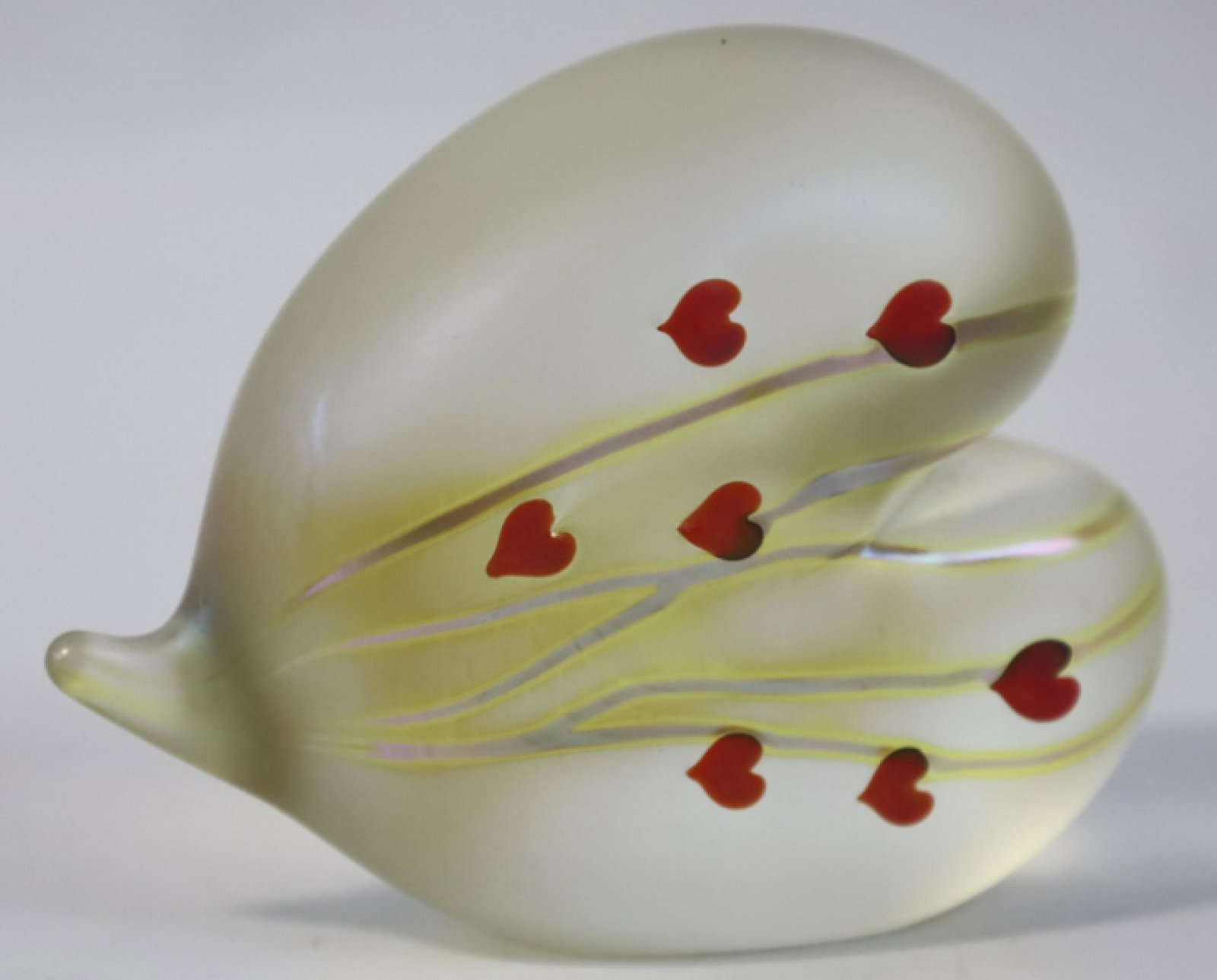 Correia Art Glass Heart Paperweight (1 of 7)