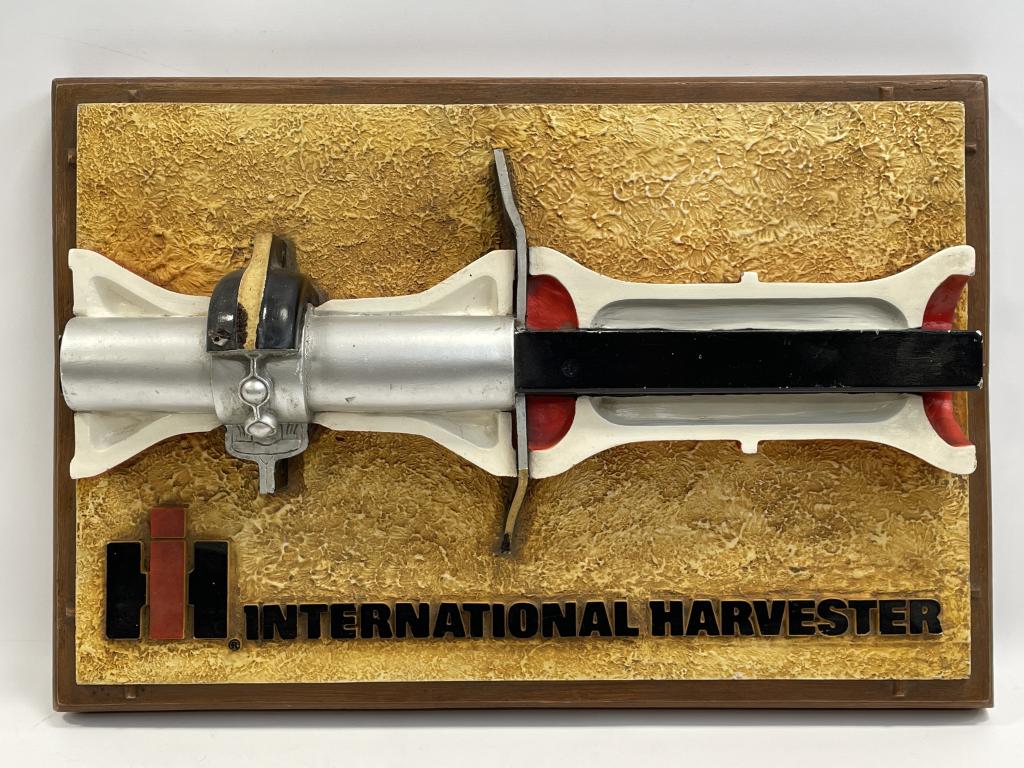 Vintage International Harvester IH 3D Display Sign (1 of 9)